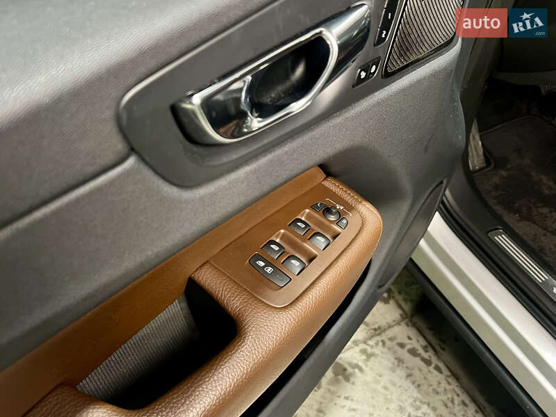 Внедорожник / Кроссовер Volvo XC60 2019 в Луцке