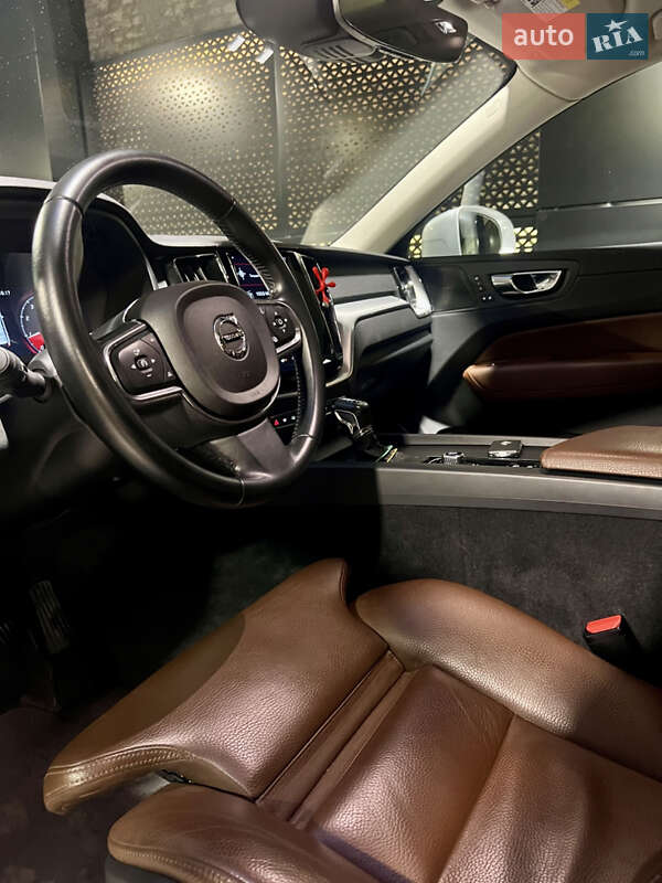 Внедорожник / Кроссовер Volvo XC60 2019 в Луцке