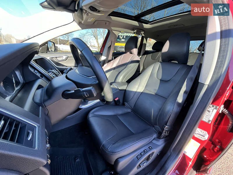 Внедорожник / Кроссовер Volvo XC60 2016 в Василькове