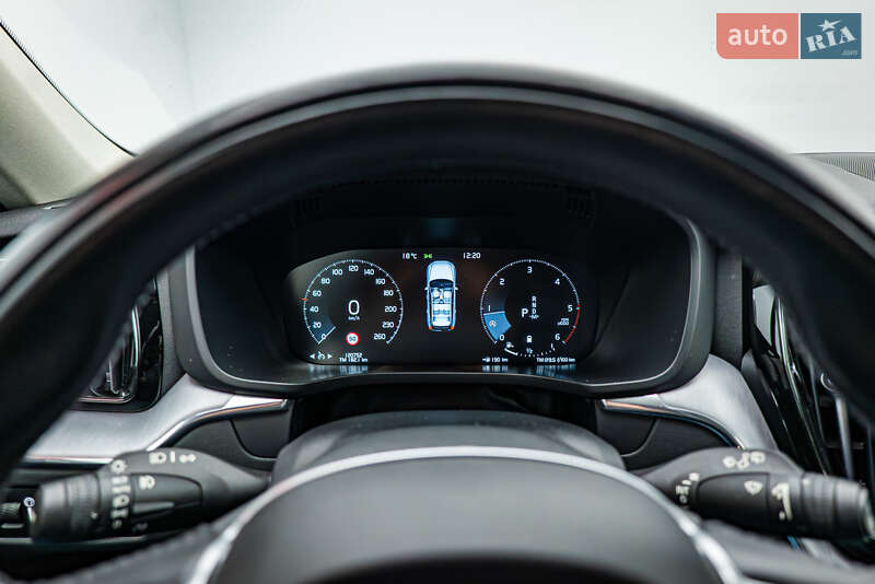 Внедорожник / Кроссовер Volvo XC60 2021 в Киеве