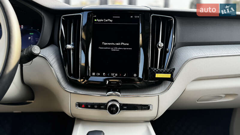 Внедорожник / Кроссовер Volvo XC60 2024 в Киеве