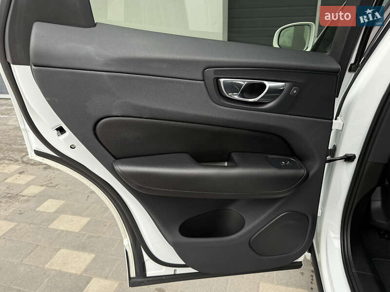 Внедорожник / Кроссовер Volvo XC60 2019 в Дрогобыче