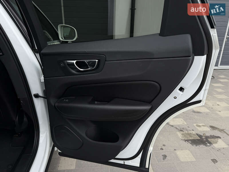 Внедорожник / Кроссовер Volvo XC60 2019 в Дрогобыче