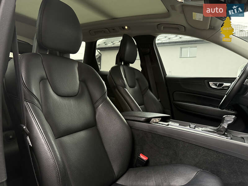 Внедорожник / Кроссовер Volvo XC60 2019 в Дрогобыче