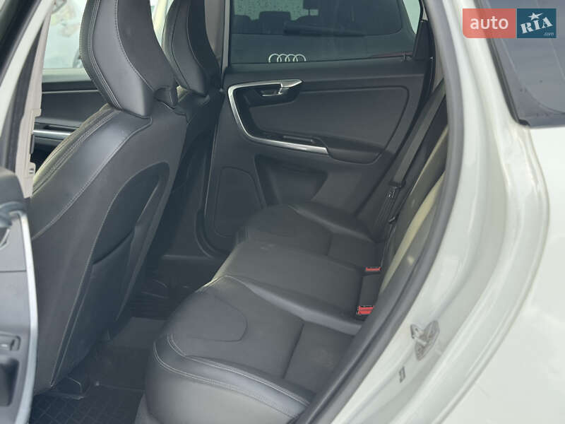 Внедорожник / Кроссовер Volvo XC60 2015 в Львове фото 20 Внедорожник / Кроссовер Volvo XC60 2015 в Львове