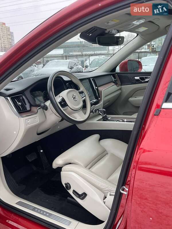 Внедорожник / Кроссовер Volvo XC60 2018 в Киеве фото 13 Внедорожник / Кроссовер Volvo XC60 2018 в Киеве