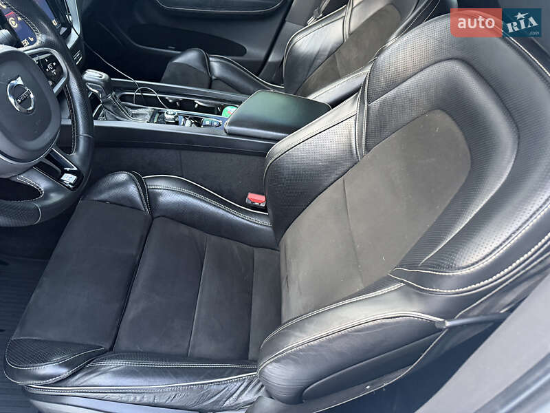 Внедорожник / Кроссовер Volvo XC60 2017 в Ровно