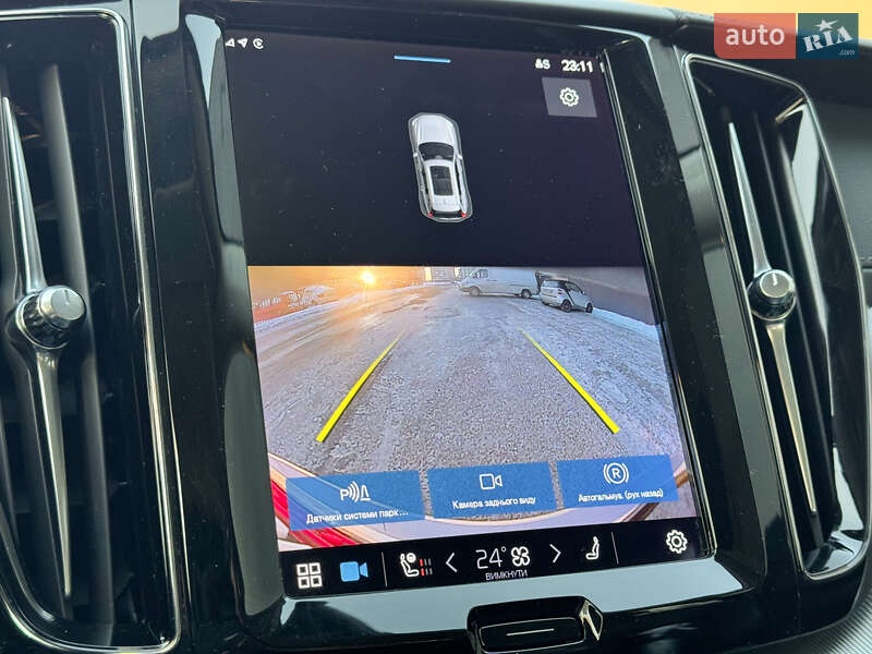 Внедорожник / Кроссовер Volvo XC60 2022 в Киеве