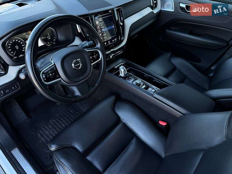 Внедорожник / Кроссовер Volvo XC60 2018 в Ровно