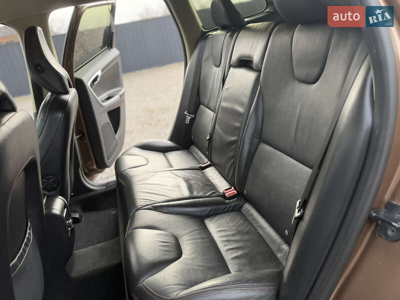 Внедорожник / Кроссовер Volvo XC60 2009 в Берегово