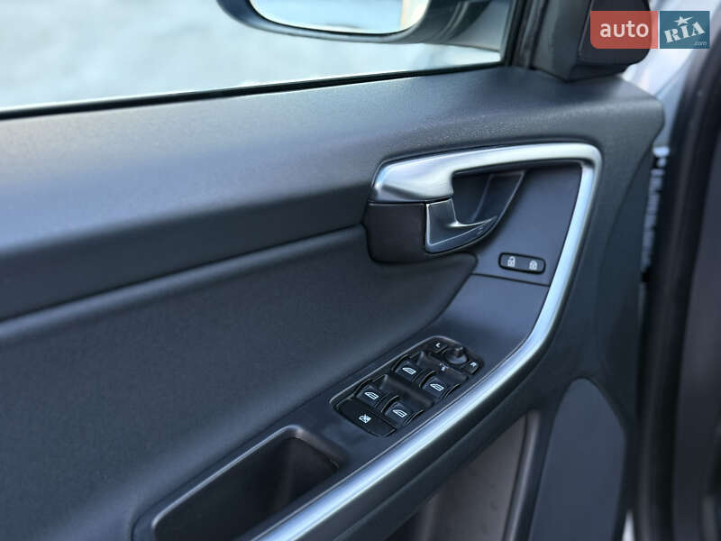 Внедорожник / Кроссовер Volvo XC60 2009 в Ивано-Франковске