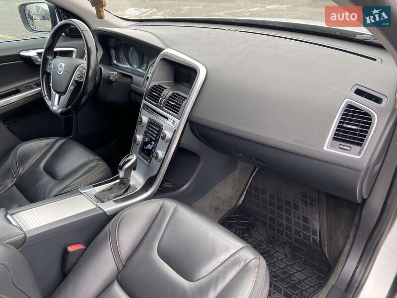 Позашляховик / Кросовер Volvo XC60 2014 в Чернівцях