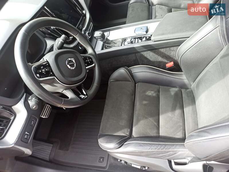 Внедорожник / Кроссовер Volvo XC60 2018 в Киеве