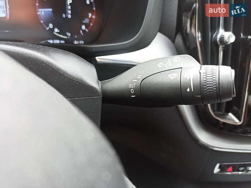 Внедорожник / Кроссовер Volvo XC60 2018 в Киеве