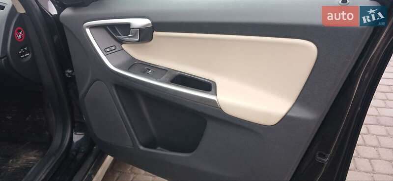 Внедорожник / Кроссовер Volvo XC60 2010 в Дубно