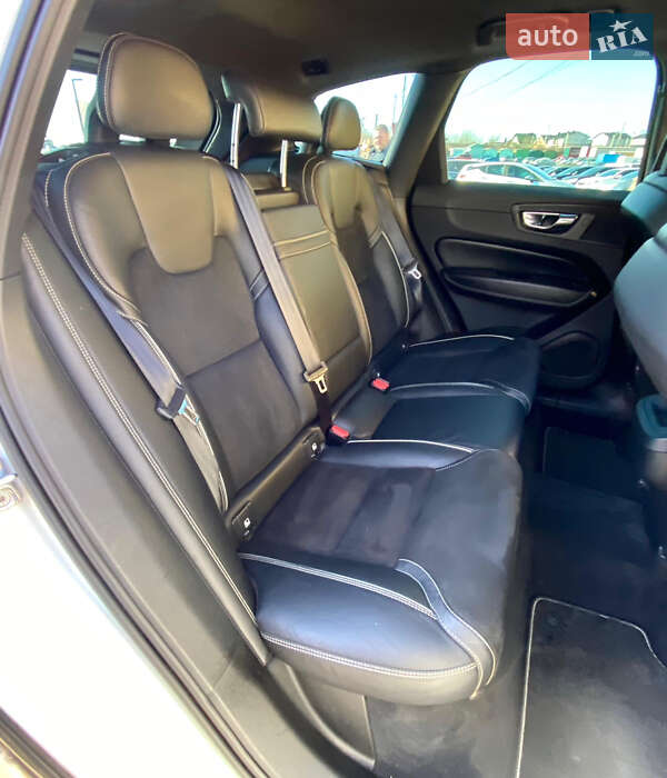 Внедорожник / Кроссовер Volvo XC60 2018 в Ровно