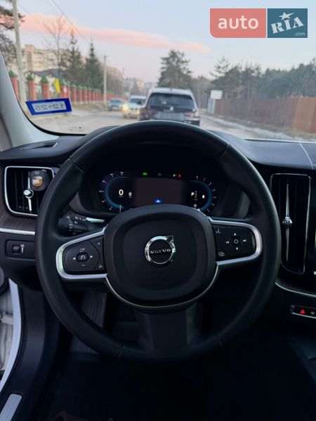 Позашляховик / Кросовер Volvo XC60 2021 в Новояворівську