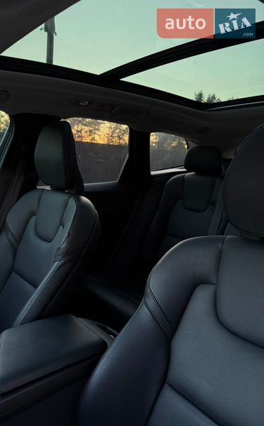 Позашляховик / Кросовер Volvo XC60 2021 в Новояворівську