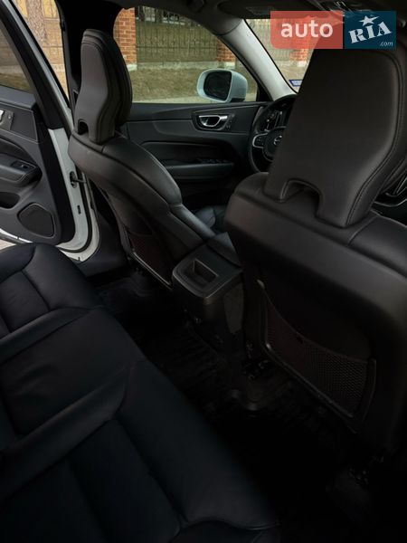 Позашляховик / Кросовер Volvo XC60 2021 в Новояворівську