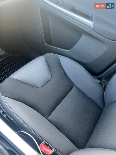 Позашляховик / Кросовер Volvo XC60 2010 в Луцьку