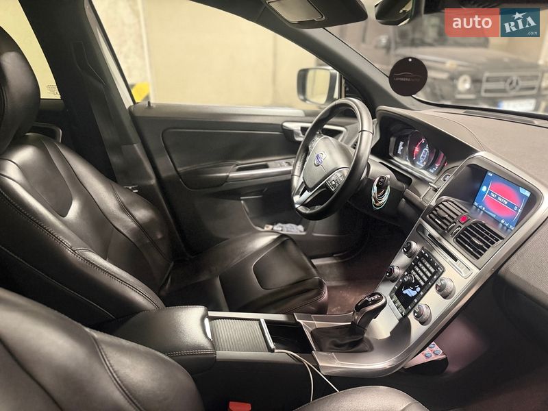 Внедорожник / Кроссовер Volvo XC60 2016 в Львове