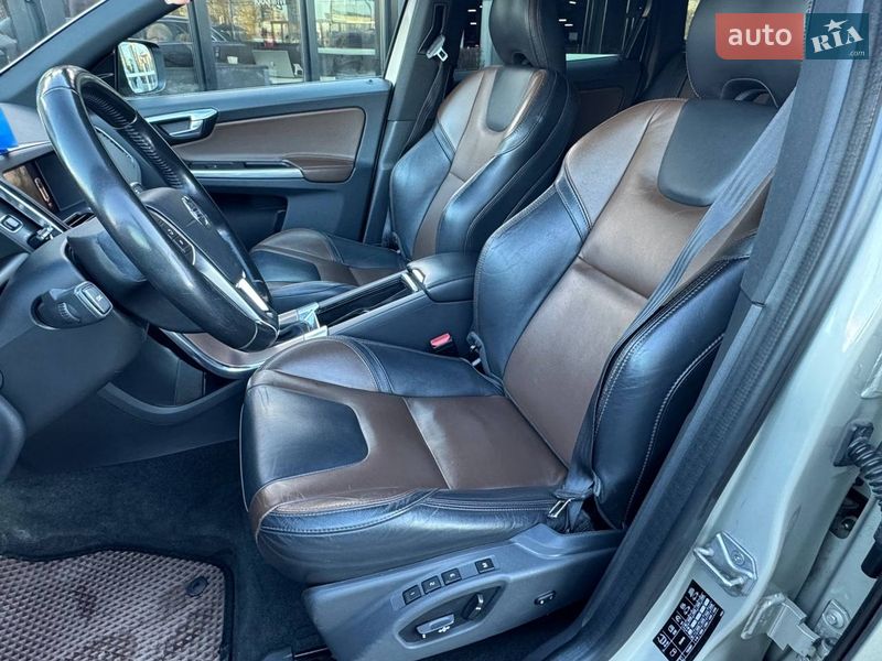 Внедорожник / Кроссовер Volvo XC60 2017 в Киеве