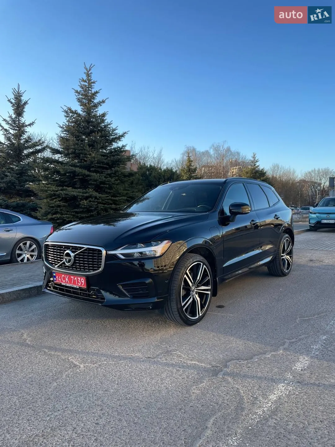 2020 Volvo XC60 - фото 1