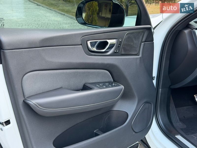 Внедорожник / Кроссовер Volvo XC60 2019 в Львове