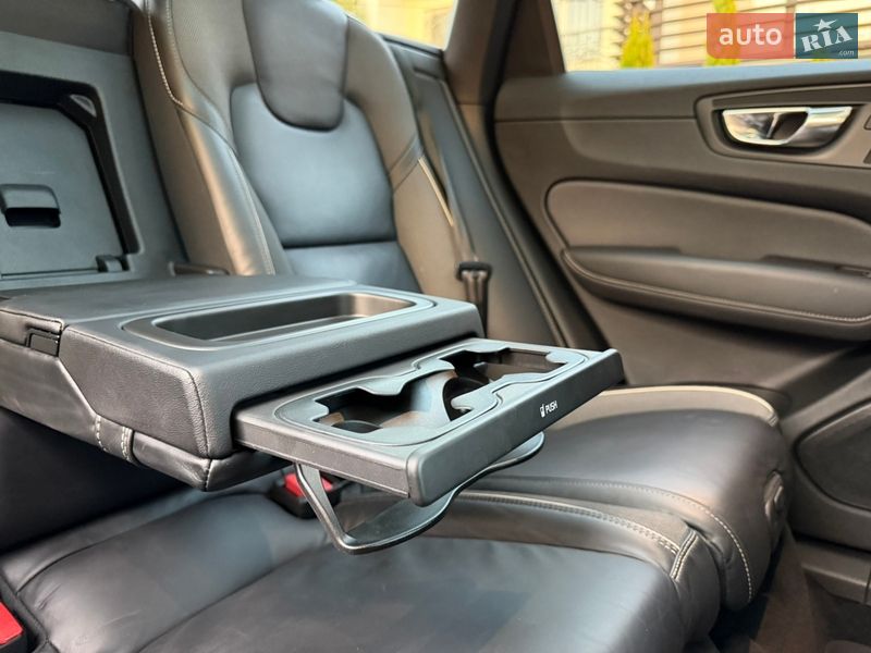 Внедорожник / Кроссовер Volvo XC60 2019 в Львове