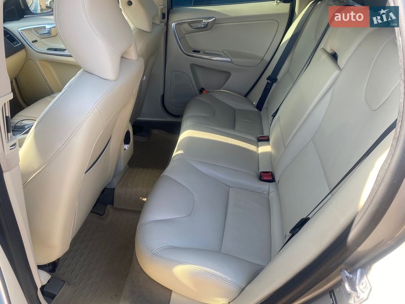 Внедорожник / Кроссовер Volvo XC60 2014 в Киеве