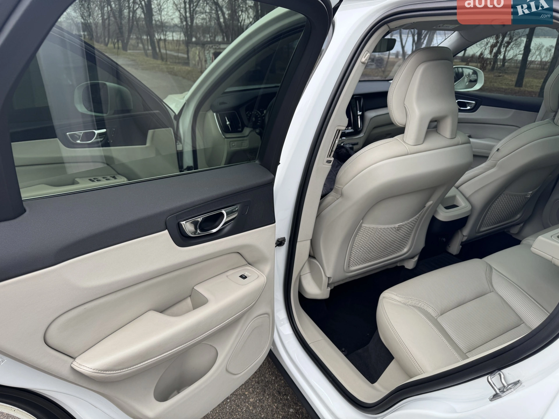 2017 Volvo XC60 - мініатюра 14