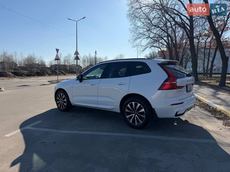 Внедорожник / Кроссовер Volvo XC60 2024 в Киеве