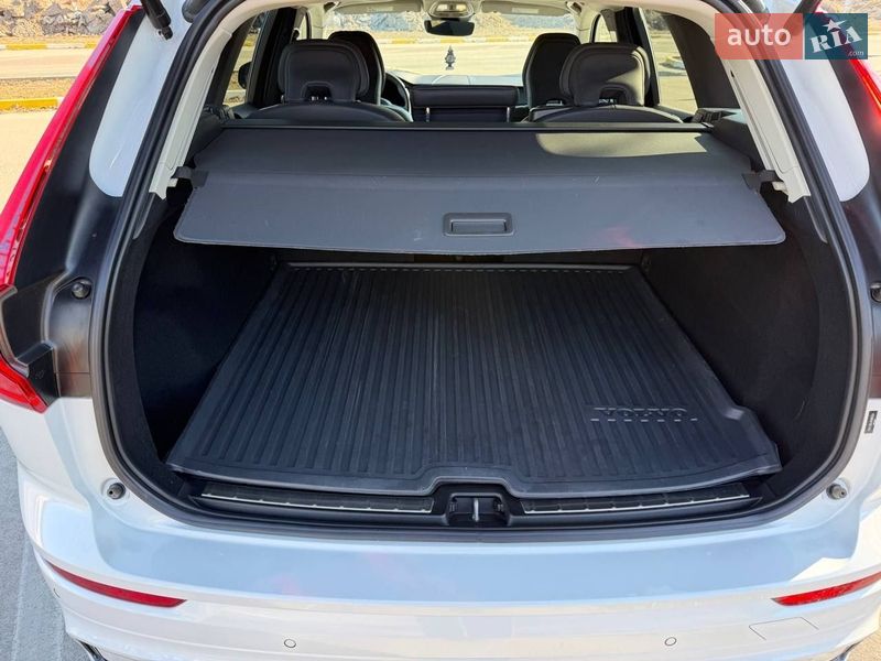 Внедорожник / Кроссовер Volvo XC60 2024 в Киеве