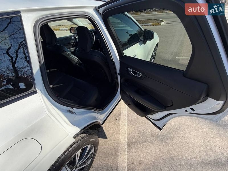 Внедорожник / Кроссовер Volvo XC60 2024 в Киеве