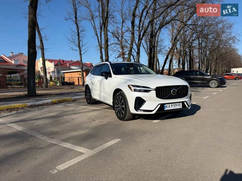 Внедорожник / Кроссовер Volvo XC60 2024 в Киеве
