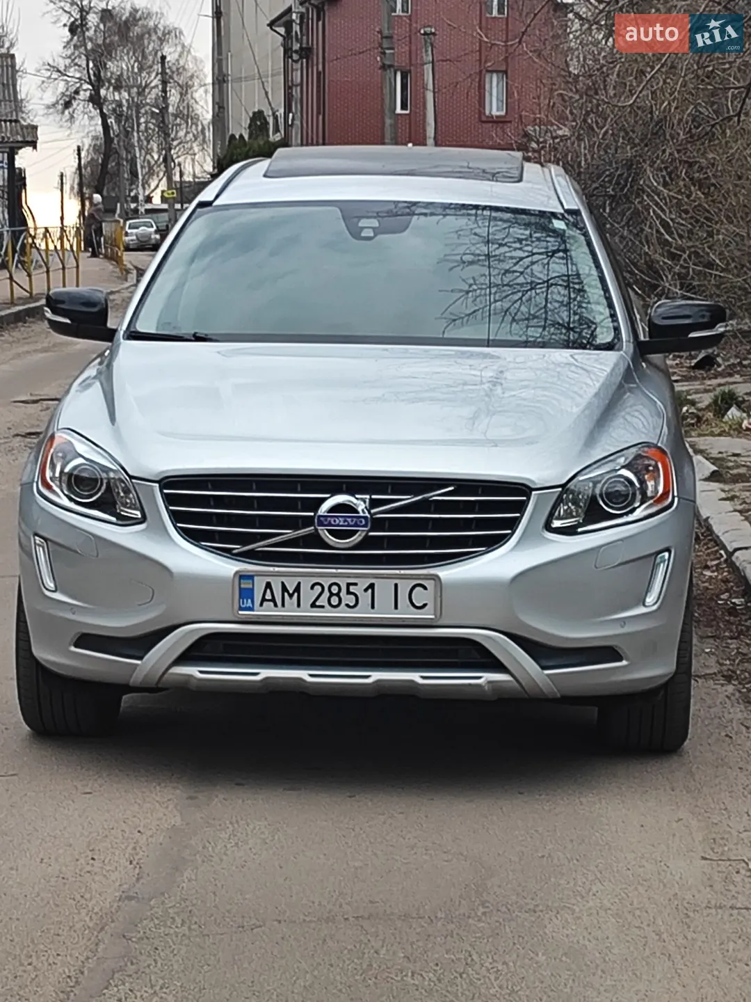 2017 Volvo XC60 - фото 1
