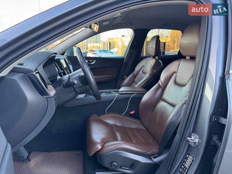 Внедорожник / Кроссовер Volvo XC60 2017 в Киеве