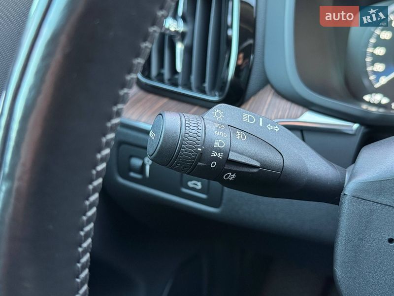 Внедорожник / Кроссовер Volvo XC60 2017 в Киеве