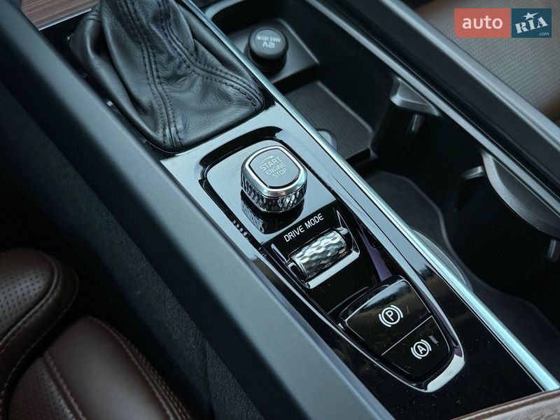 Внедорожник / Кроссовер Volvo XC60 2017 в Киеве