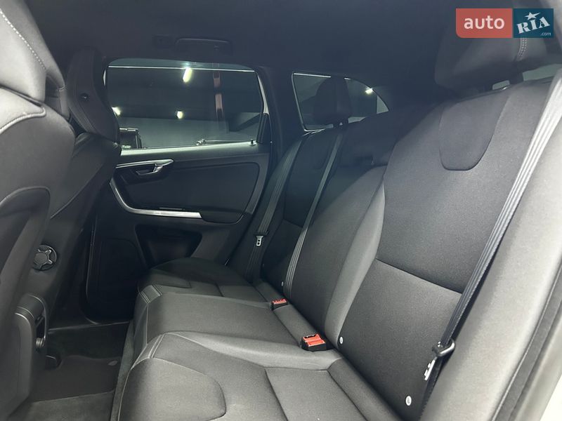 Позашляховик / Кросовер Volvo XC60 2013 в Чернівцях фото 24 Позашляховик / Кросовер Volvo XC60 2013 в Чернівцях