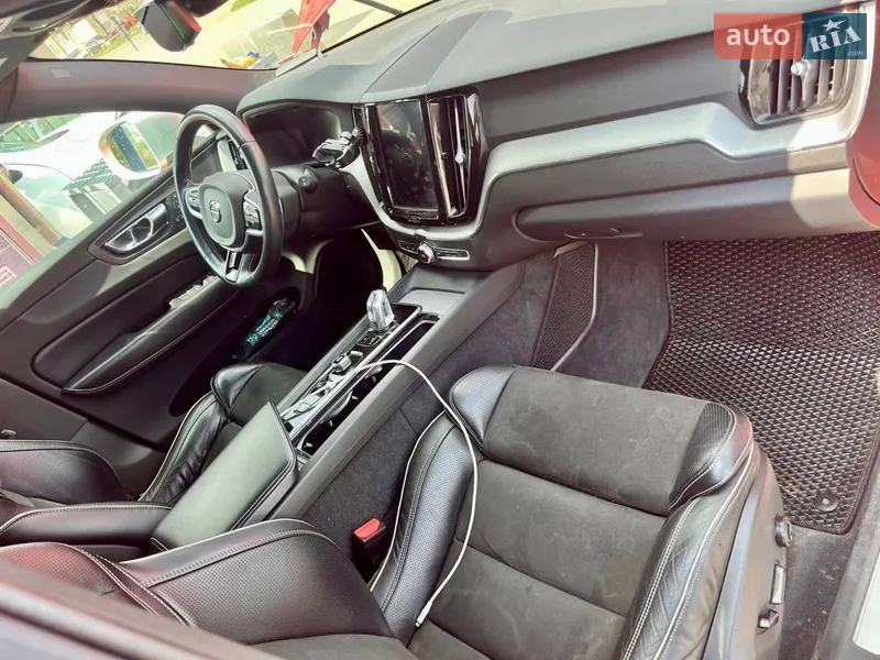 Volvo XC60 2017 VIN YV4BR0DM7J1048230 фото оголошення 7 з 56