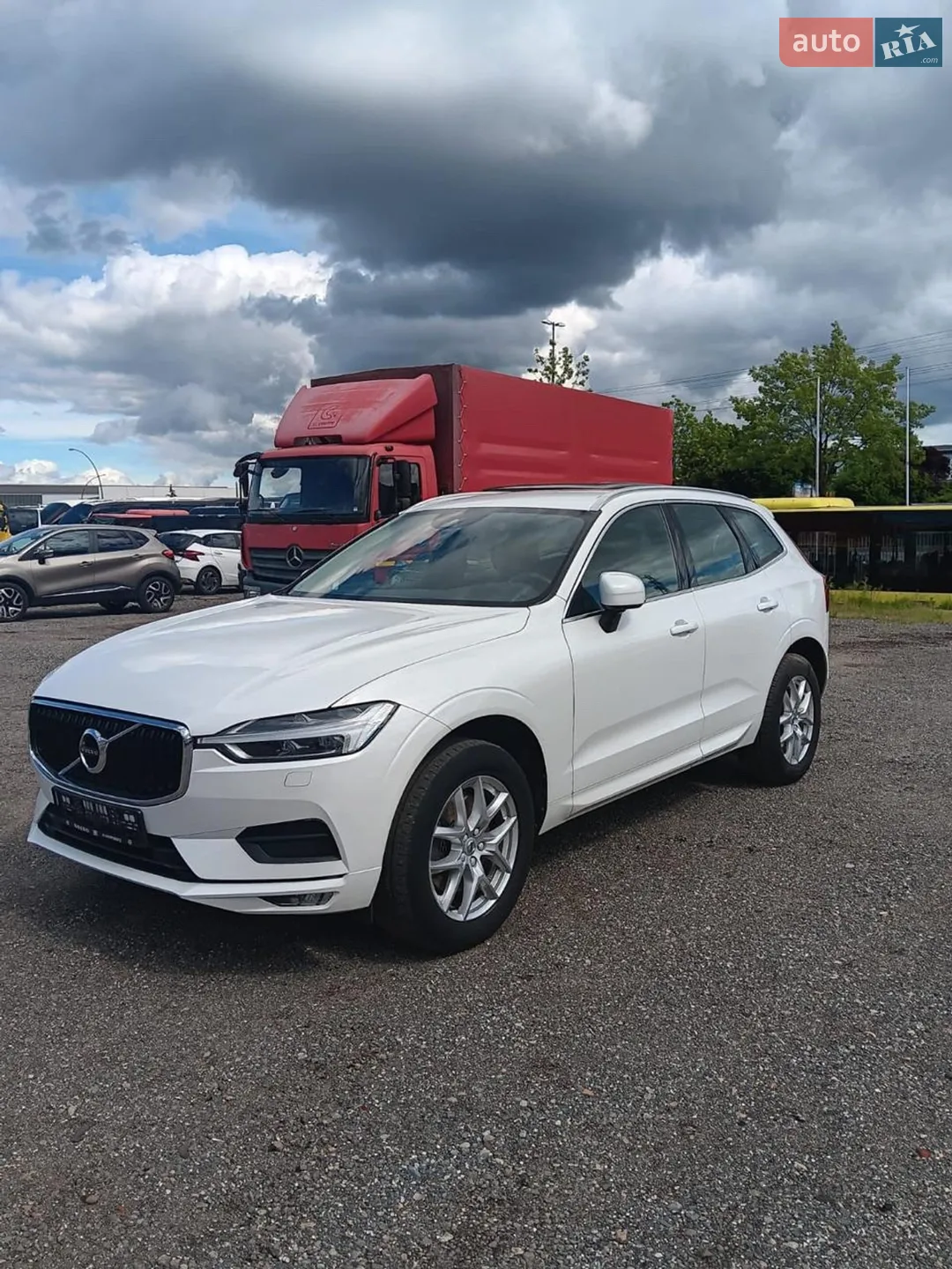 2020 Volvo XC60 - фото 1