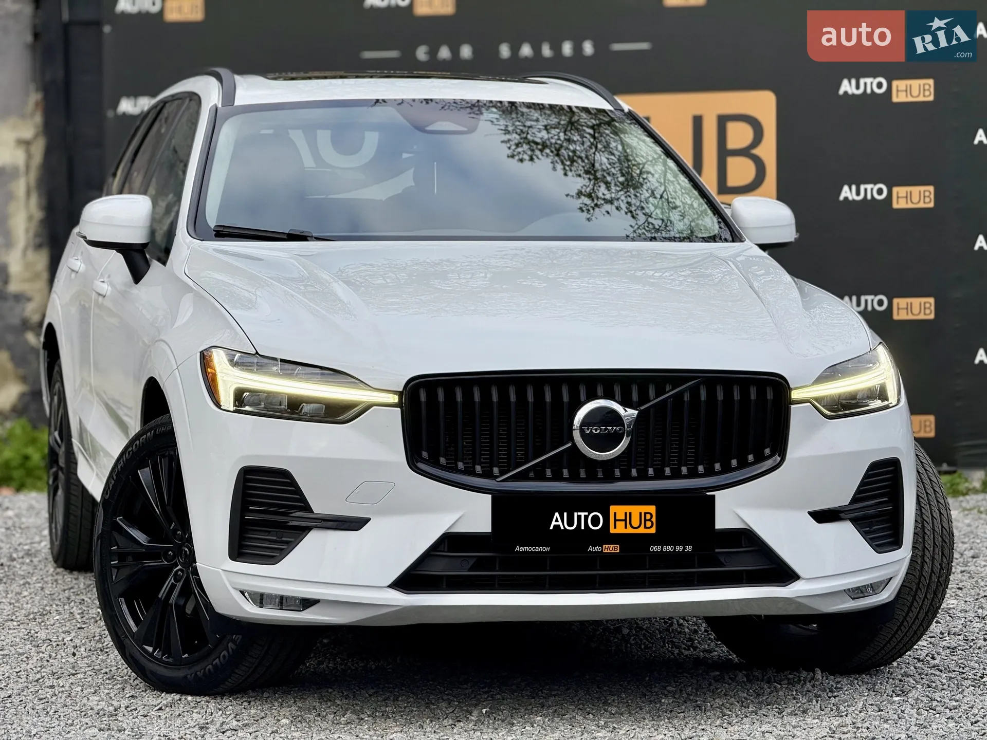 2022 Volvo XC60 - фото 1