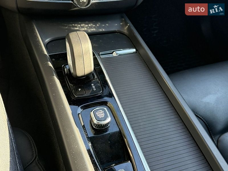 Внедорожник / Кроссовер Volvo XC60 2022 в Львове