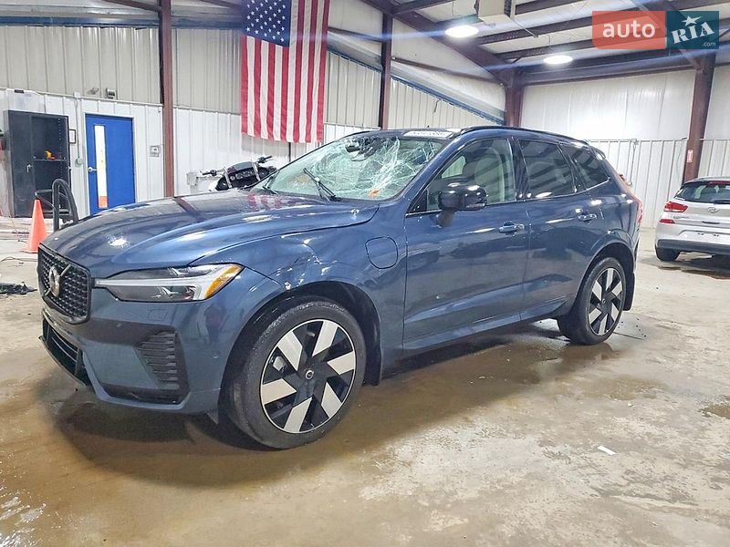 Volvo XC60 2025