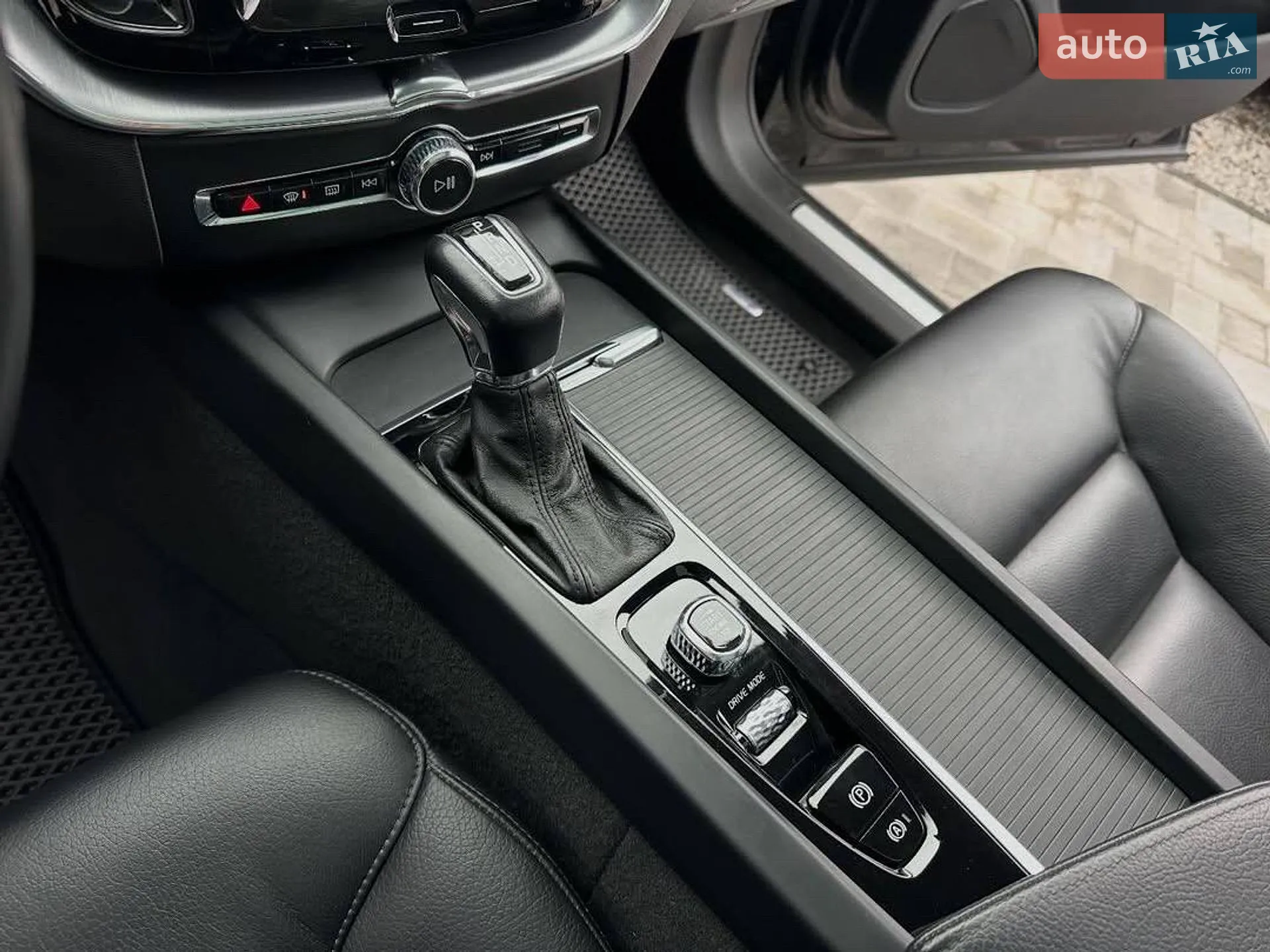 2017 Volvo XC60 - мініатюра 12