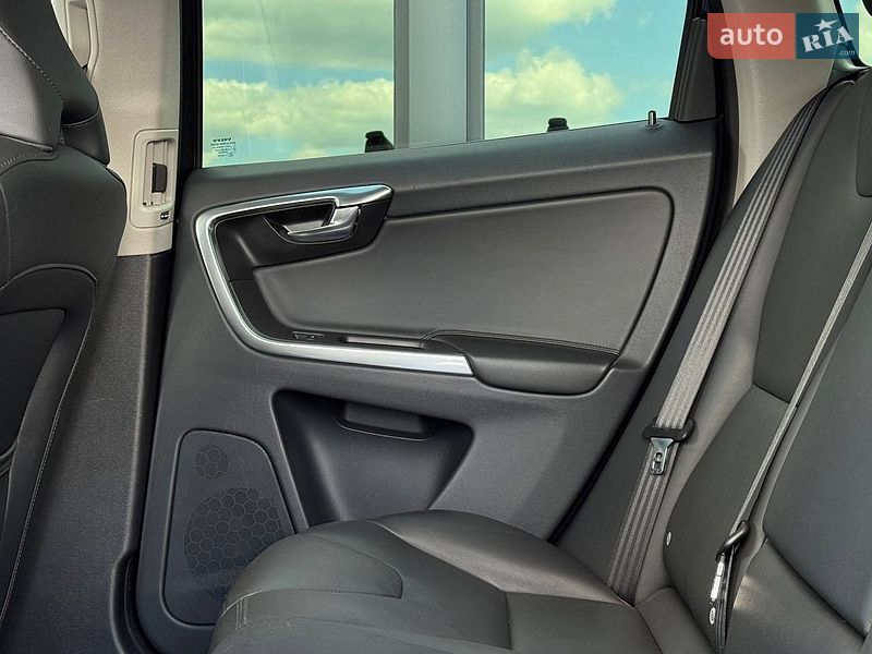 Внедорожник / Кроссовер Volvo XC60 2015 в Ровно