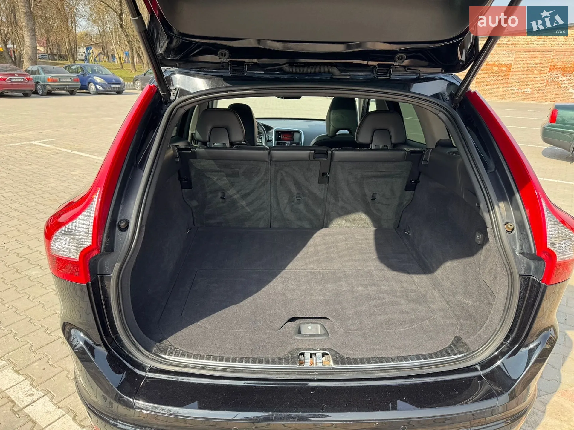 2017 Volvo XC60 - мініатюра 22