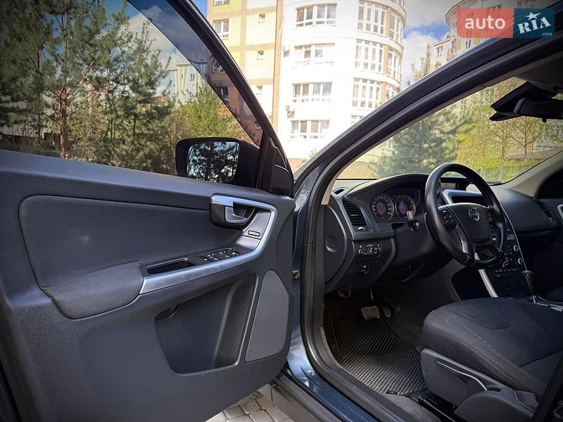 Внедорожник / Кроссовер Volvo XC60 2010 в Львове