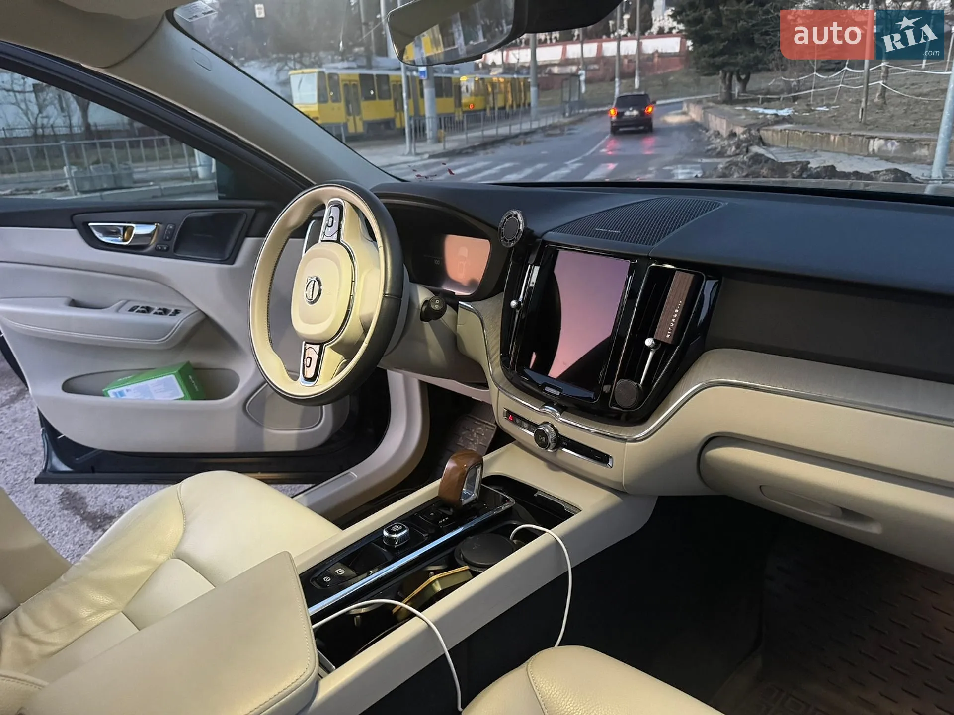 2022 Volvo XC60 - мініатюра 5